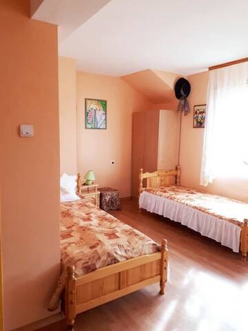 Фото Гостевой дом Hadjibulevata Guest House г. Kovachevtsi 4