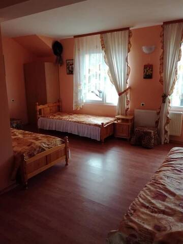 Фото Гостевой дом Hadjibulevata Guest House г. Kovachevtsi 5